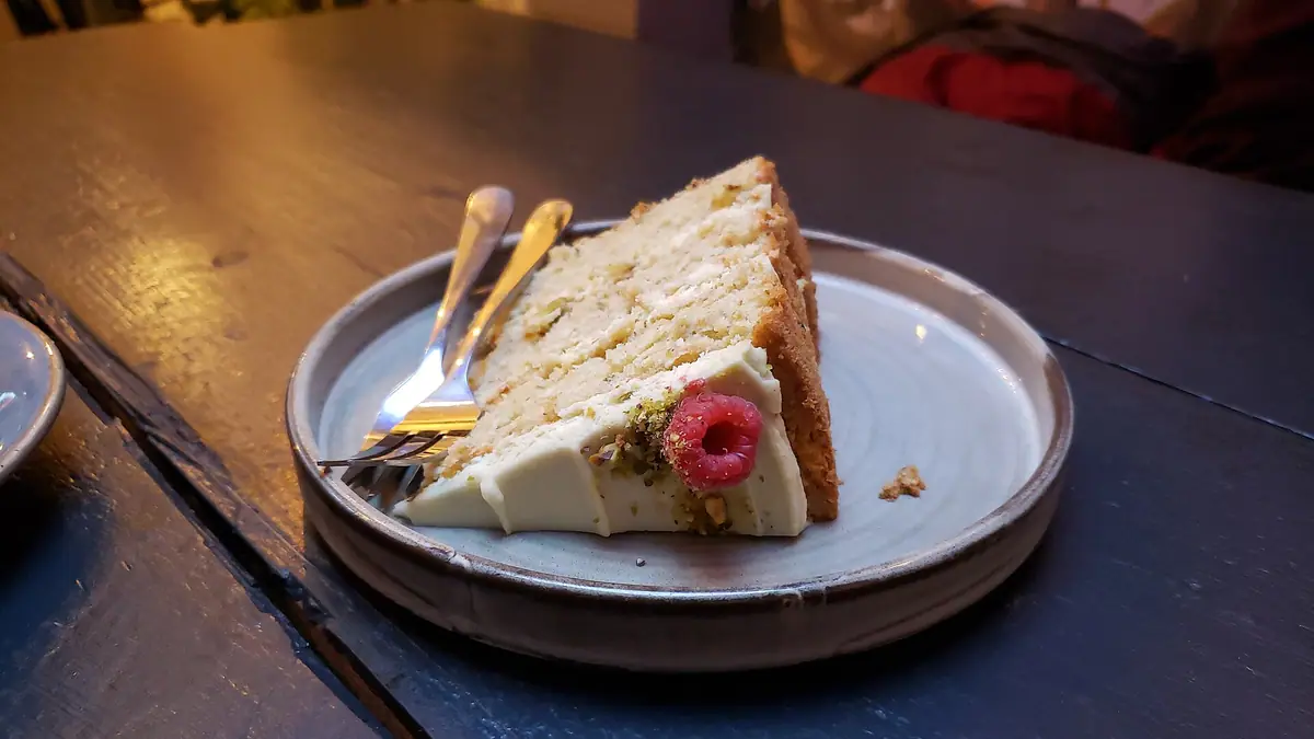 Camplins Cakes – cake shop in Copythorne, Brixham